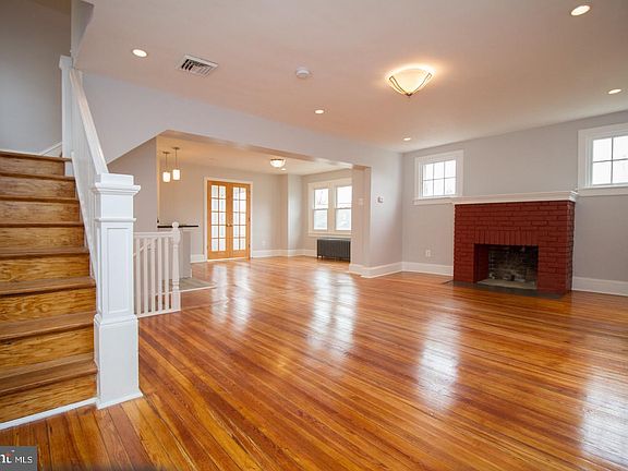 3rd image of 247 Limekiln Pike
