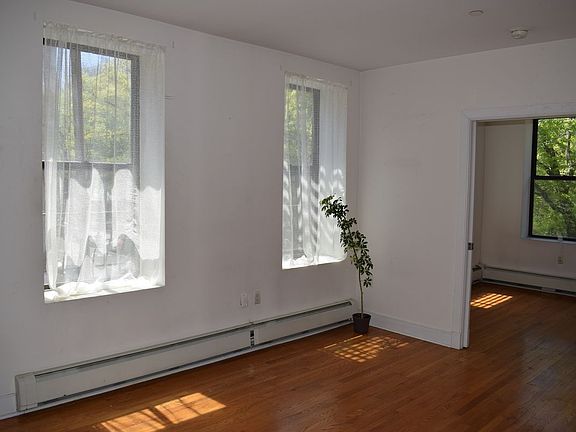 3rd image of 305 W 150th St #3011
