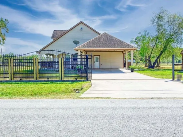 390 County Road 4871, Dayton, TX 77535