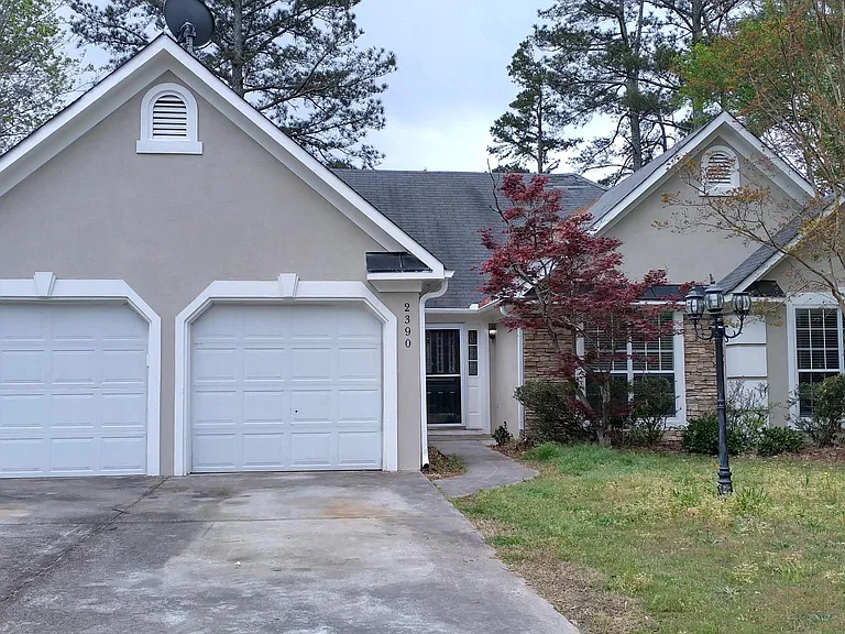 2390 Manor Oak Ct — Photo 1
