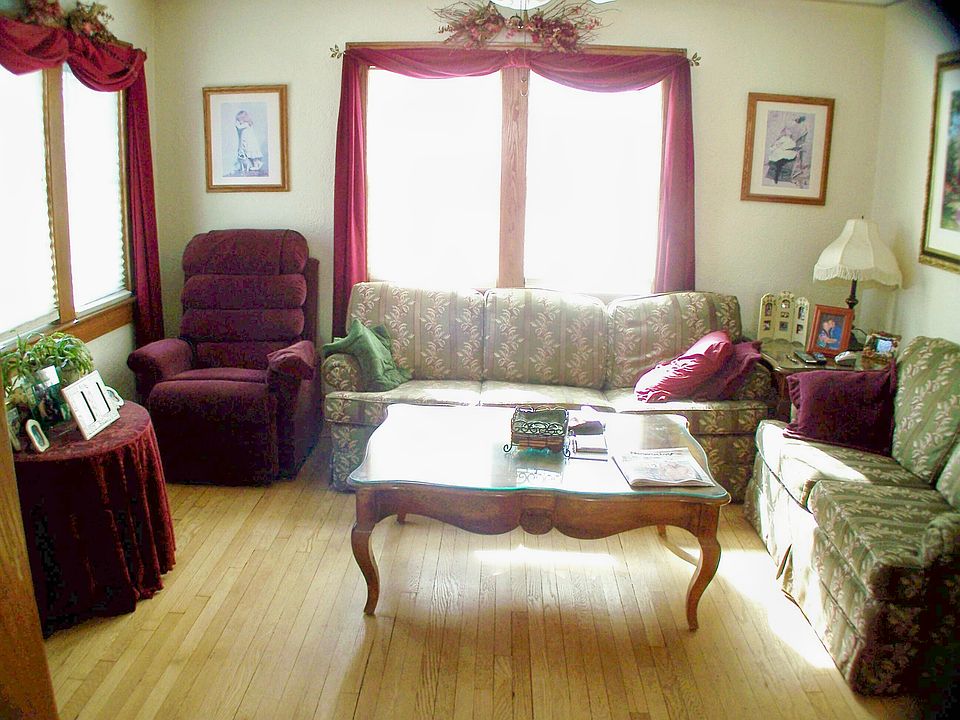 1st image of 210 Lakeview Ave