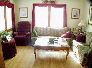 210 Lakeview Ave, Malverne, NY 11565