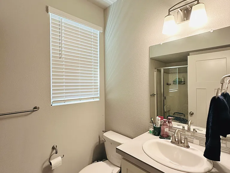 8201 SE Crabapple St — Photo 34