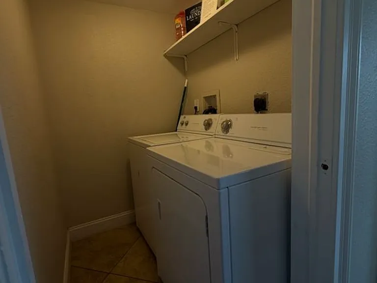 1015 W Coral St — Photo 6