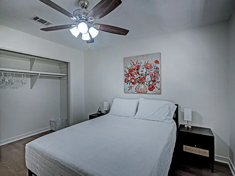 104 Bay Harbour Pl — Photo 11