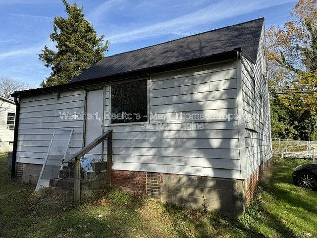 4 bed, 1.0 bath, 1344 sqft, $1,595 — Photo 4