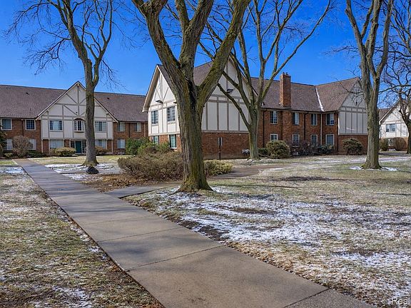 5th image of 30200 Southfield Rd APT 204