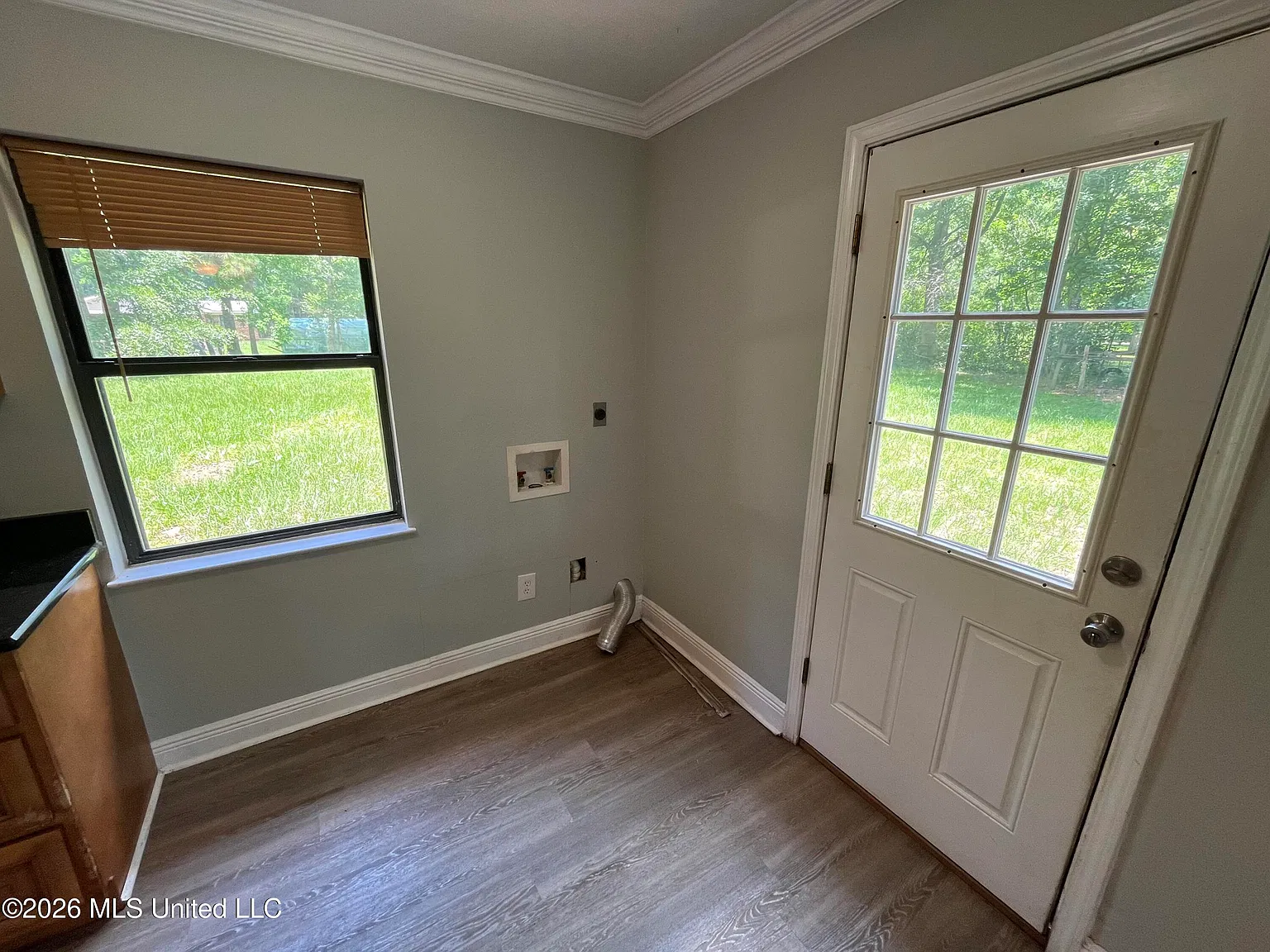 3 bed, 1.5 bath, 1130 sqft, $1,100 — Photo 4