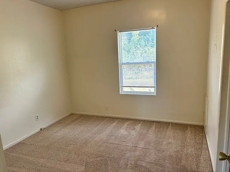 301 E Grandview Dr #1 — Photo 9