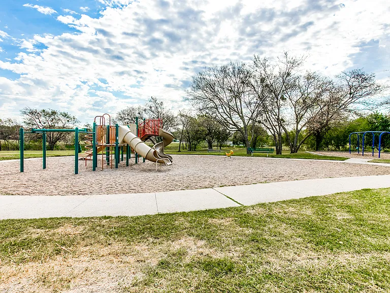 6612 Friendsway Dr — Photo 16