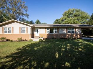 1366 Mountain View Dr, Cookeville, TN 38506