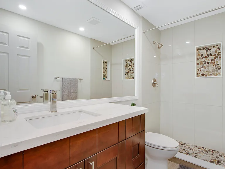 533 Club Dr — Photo 15