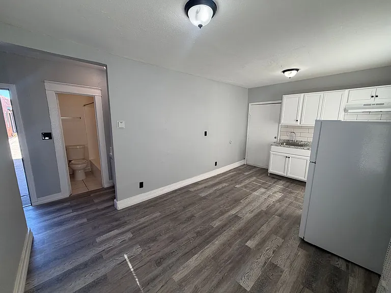 1128 Raymond Ave — Photo 6