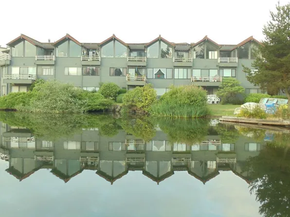 19428 Aurora Ave N Unit 224, Shoreline, WA 98133