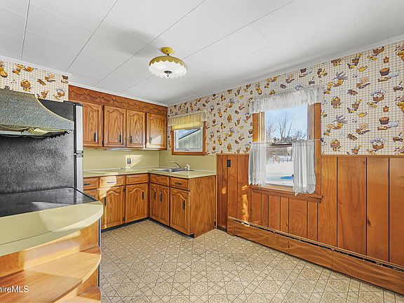 3rd image of 34 Anthony St