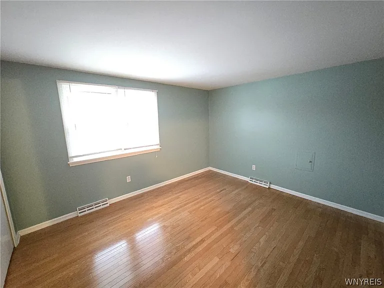 161 Foxpoint Dr W — Photo 25