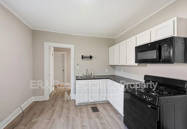 130 Valencia St #1 — Photo 11