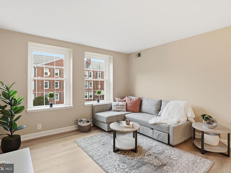 1st image of 3059 S Buchanan St APT B1