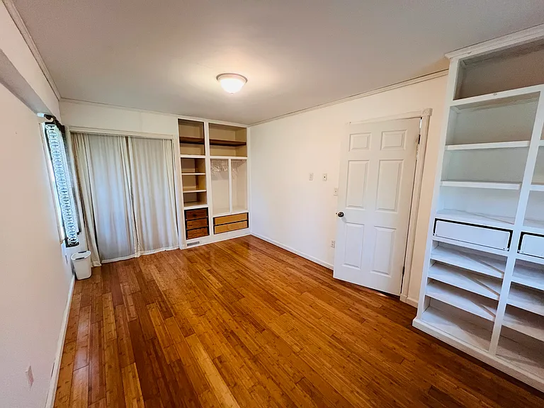 502 Meadowmere St — Photo 8