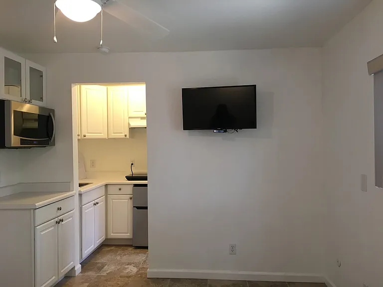 2913 Claudia Ct — Photo 9