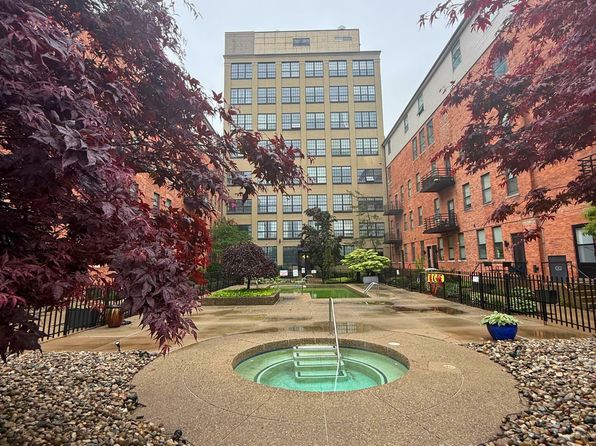 6533 E Jefferson Ave APT 219