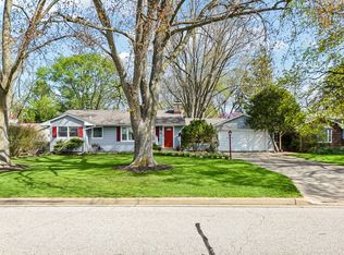 336 W Lincoln Ave, Libertyville, IL 60048