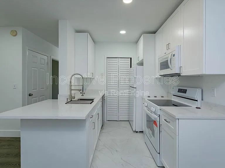 4352 S Kirkman Rd #1213 — Photo 10