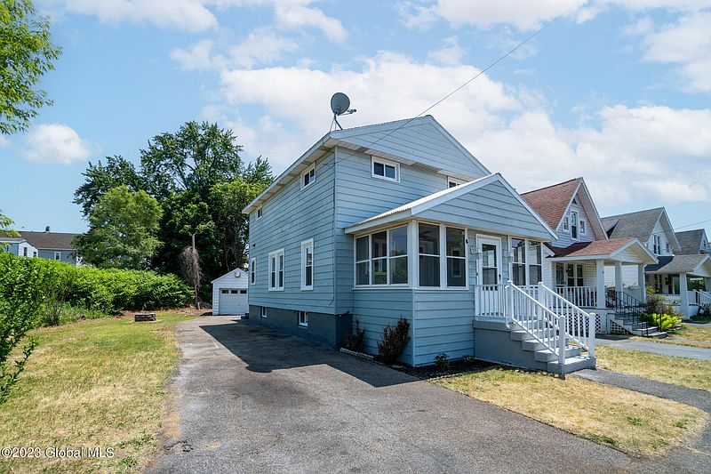 2nd image of 22 Clayton Road