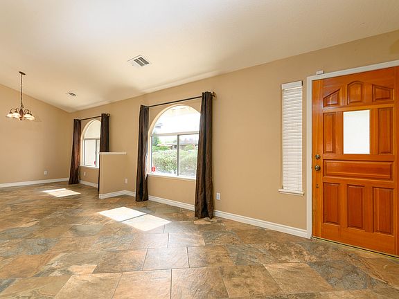Formal living/dining room