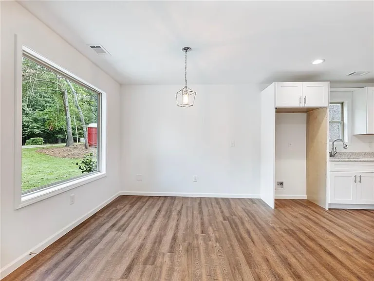 8083 Beachwood Dr — Photo 7
