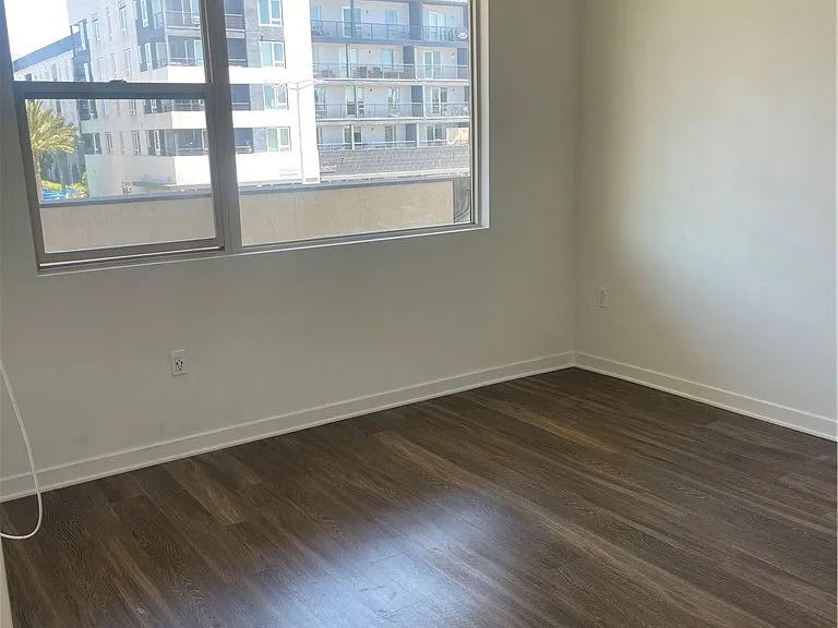 612 E Carson St #209 — Photo 6