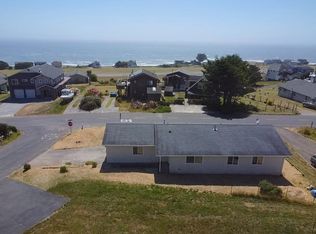 5 Seafoam Rd, Whitethorn, CA 95589