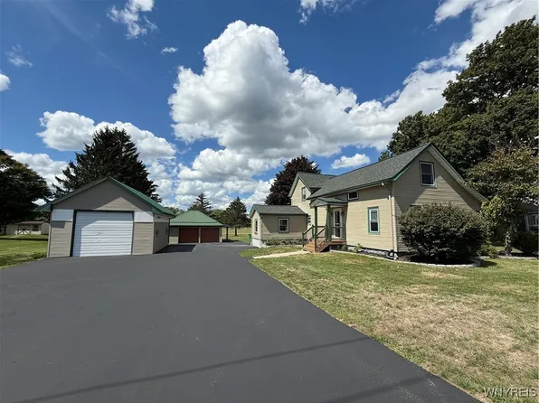 9088 Creek Rd, Batavia, NY 14020