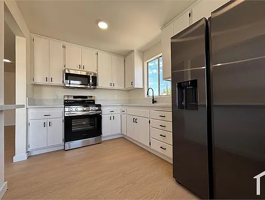 6079 La Prada St #STUDIO — Photo 6