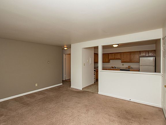 4th image of 5477 Westwood Ct #233