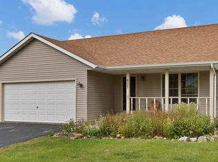 607 Tyler St, Genoa, IL 60135