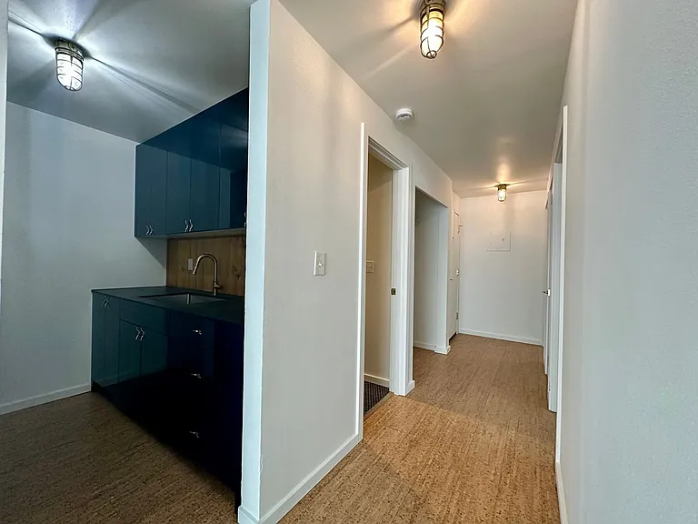 Riverside Apartments — Photo 24