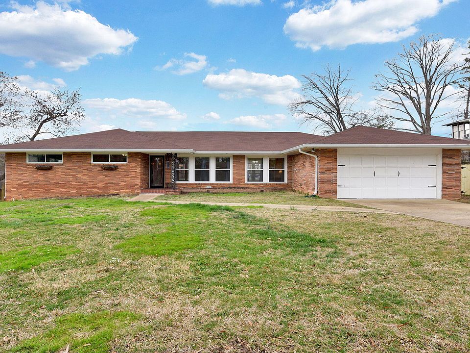 1st image of 823 Hardin Dr