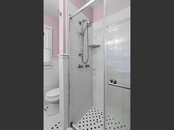 225 NW Delaware Ave, Bend, OR 97703
