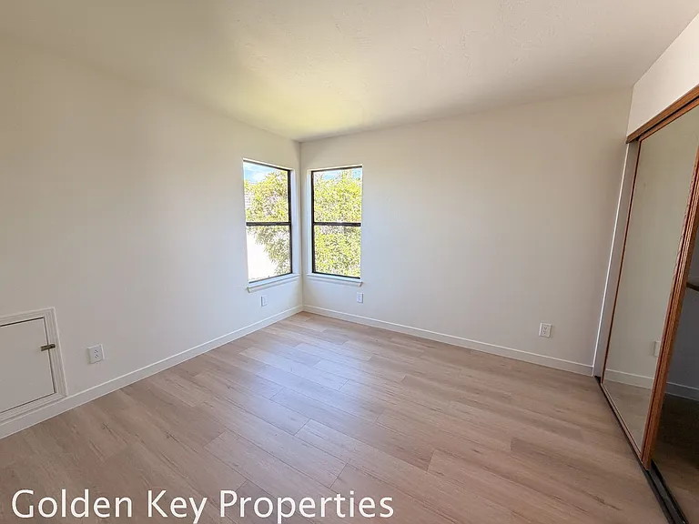 2230 Sara Way — Photo 19