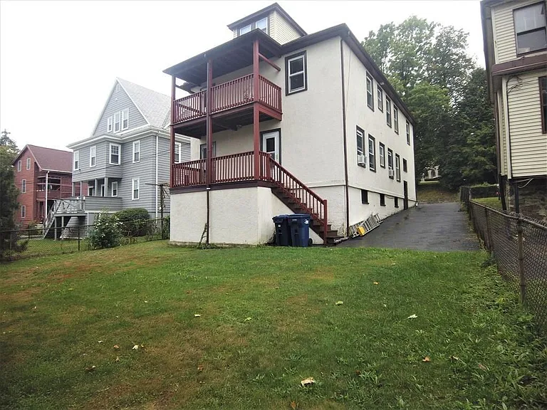 Lake St — Photo 23