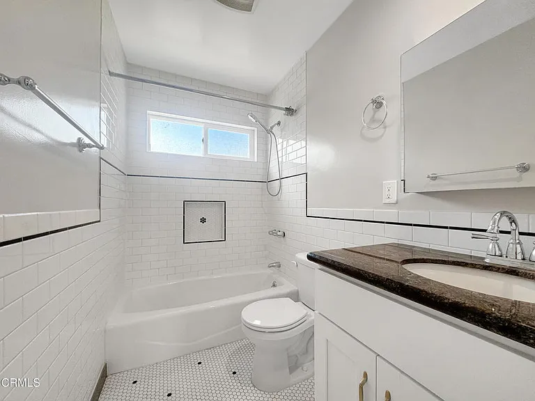 580 N Los Robles Ave #11 — Photo 12