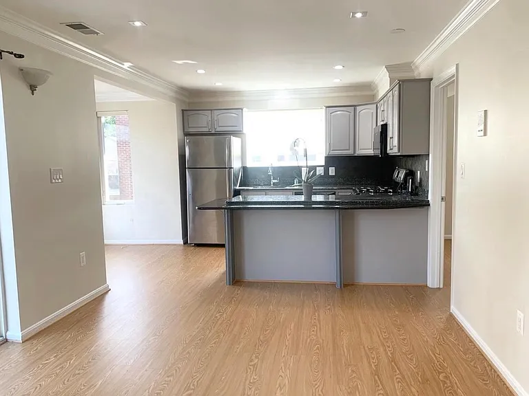 416 S Veitch St #307 — Photo 3
