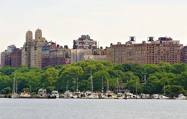 Sold by Compass | media 17