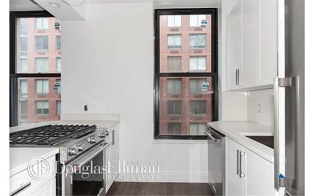 Rented by Douglas Elliman | media 26