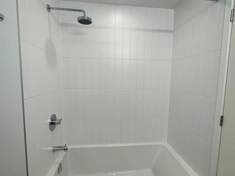 10 Oak St #910 — Photo 11
