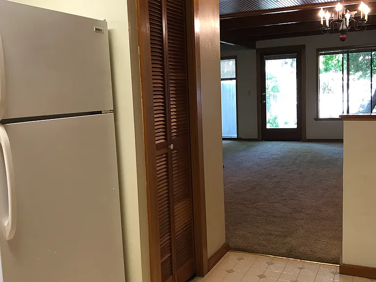 3123 NE Powderhorn Pl — Photo 3