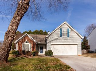 4711 Ambridge Dr, Charlotte, NC 28216