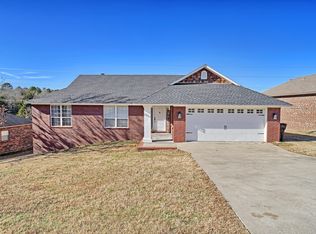 3211 Huntington Dr, Russellville, AR 72802