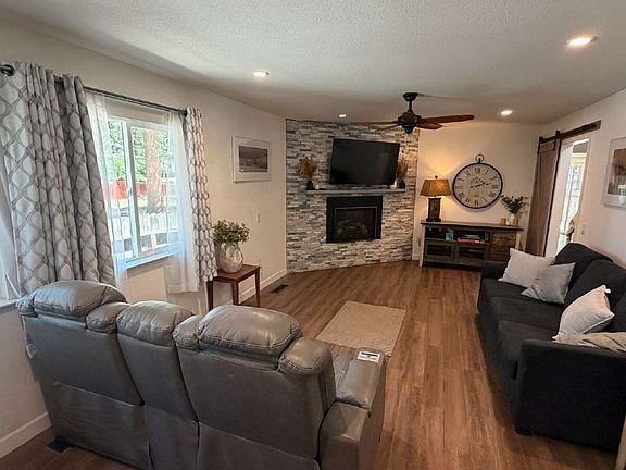 2nd image of 2234 Barton Ave
